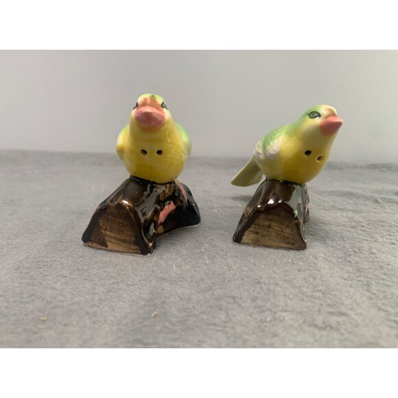 Vintage Japan Ceramic Bird Salt & Pepper Shakers 1950s - Picture 2 of 9